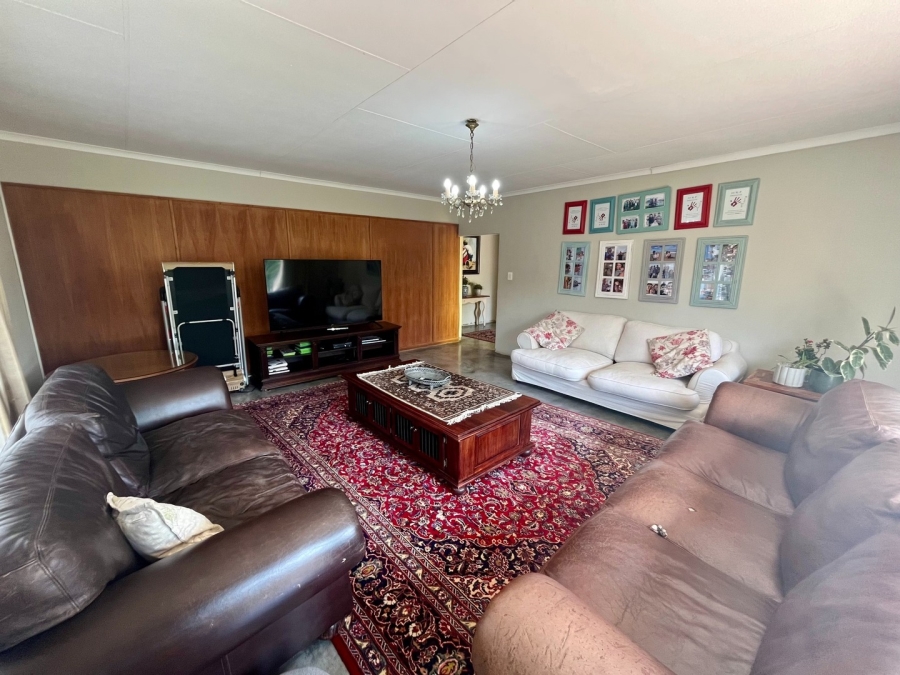 4 Bedroom Property for Sale in Flamwood North West